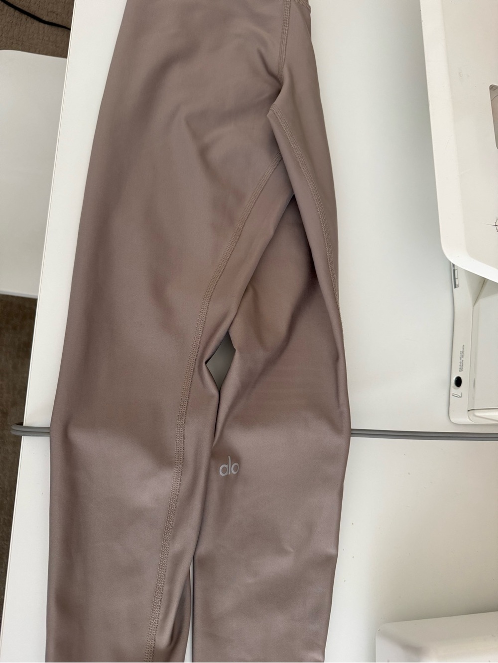 ALO Yoga Jogger Leggings in Mauve Taupe
